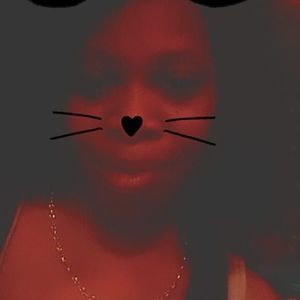 Meet your Posher, Valerie